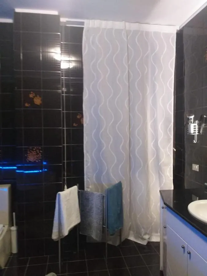 Executive Center Rooms Bari 0*,