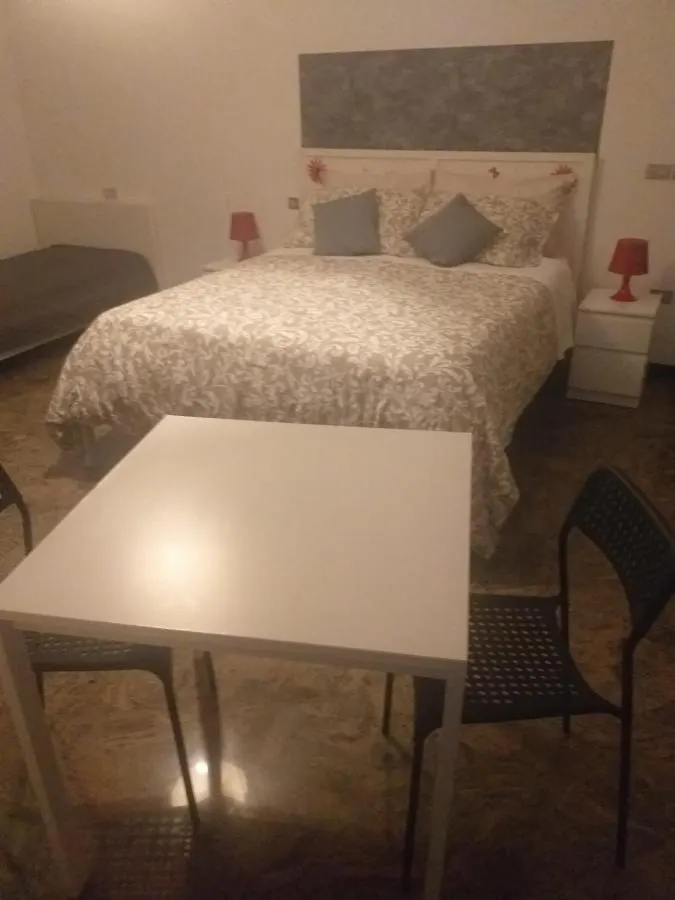 Executive Center Rooms Bari 0*,